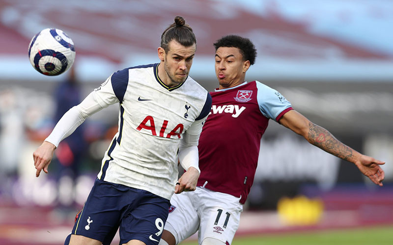 J. Lingard (áo sẫm) chơi xuất sắc, ghi bàn giúp West Ham thắng 2-1.