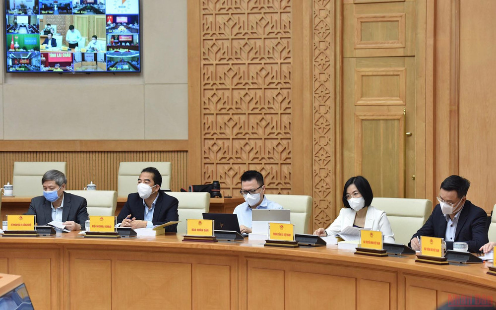 Các đại biểu dự hội nghị. Rút ra bài học để ứng xử nhanh, bài bản, tự tin từng bước thích ứng an toàn -0