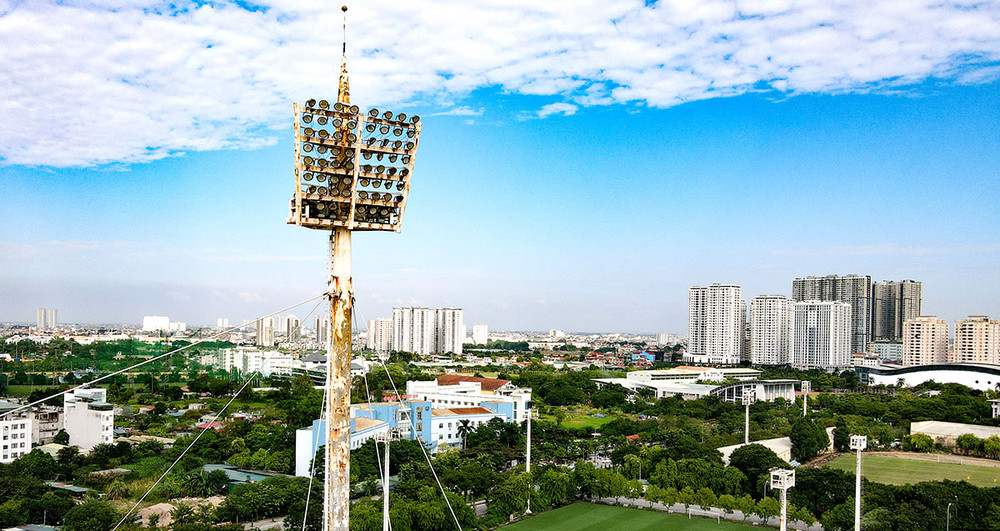 Hệ thông chiếu sáng được sửa chữa nhằm bảo đảm ánh sáng tốt nhất cho trận đấu sắp tới. “Chảo lửa Mỹ Đình” sẵn sàng cho trận thư hùng Việt Nam - Nhật Bản -0