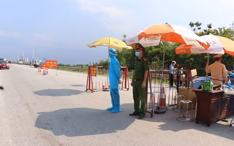 Thành phố Bắc Ninh, huyện Thuận Thành giao phiếu đi chợ cho các hộ gia đình