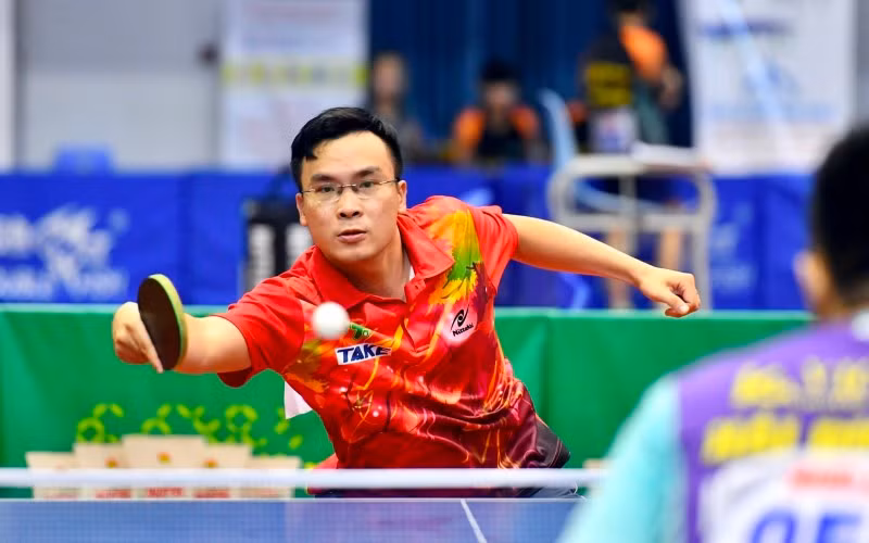 Tay vợt kỳ cựu Trần Huy Bảo (TP Hồ Chí Minh).