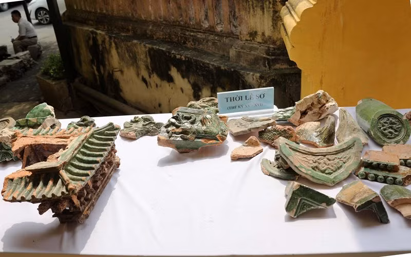 Hình ảnh điện Kính Thiên đang hiện dần lên -0