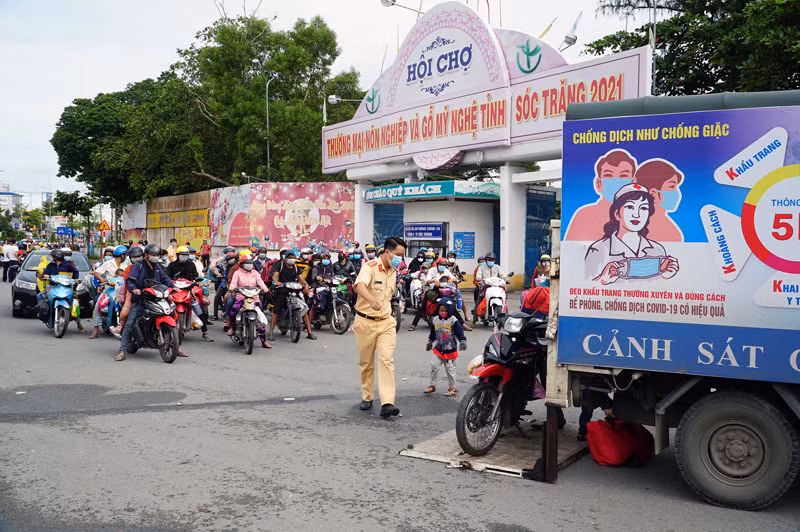 Sóc Trăng tổ chức đón và hỗ trợ người dân trở về từ các tỉnh, thành phố.