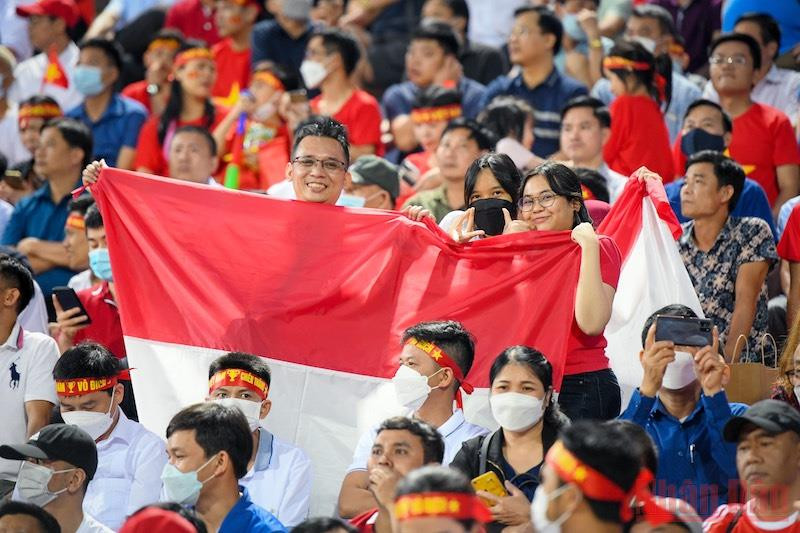 Cổ động viên Indonesia. (Ảnh: THÀNH ĐẠT) U23 Việt Nam - U23 Indonesia: Đội hình mạnh nhất được ra sân -0