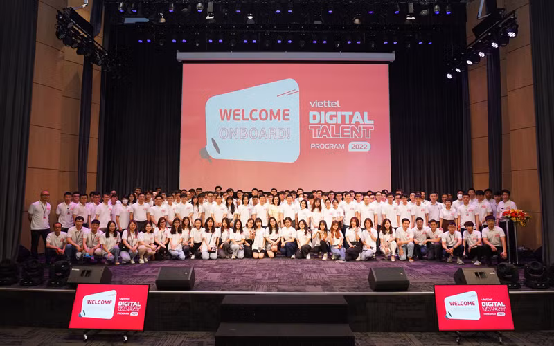 115 thực tập sinh xuất sắc nhất tham gia Chương trình Thực tập sinh tài năng năm 2022.