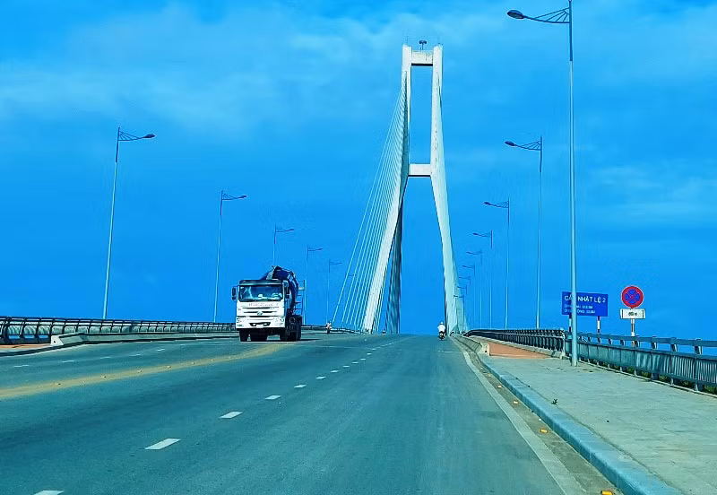Thiếu cầu dân sinh nhưng liệu đã cần thêm cầu sang sông Nhật Lệ? -0