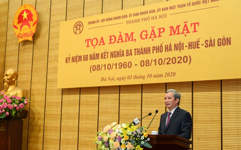 Bí thư tỉnh ủy Thừa Thiên Huế Lê Trường Lưu phát biểu ý kiến tại buổi tọa đàm. KET_9327-1601731915768.jpg