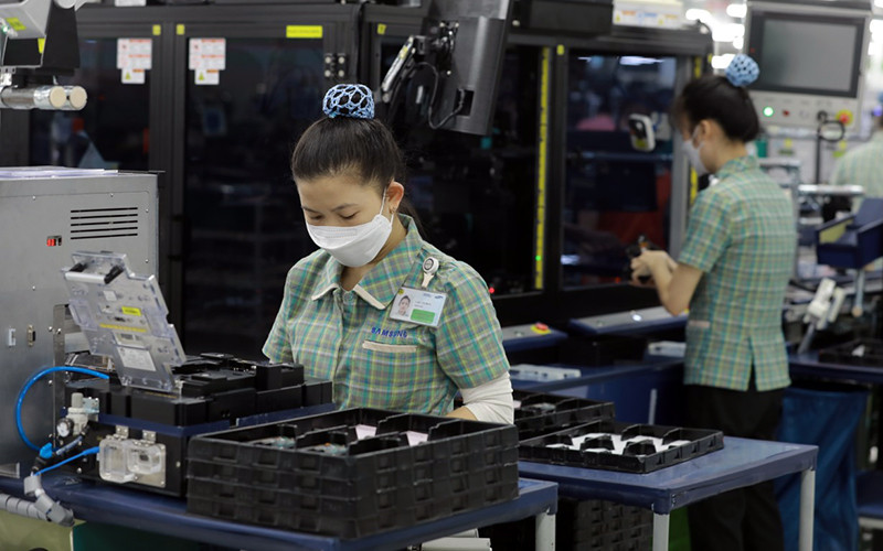 Lao động là thanh niên dân tộc thiểu số làm việc tại nhà máy thuộc tổ hợp Samsung (Thái Nguyên). Phát triển bền vững vùng Việt Bắc -0