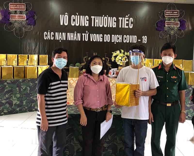 Đón nhận tro cốt từ Ban Chỉ huy Quân sự quận 6, TP Hồ Chí Minh. Lộ trình không muốn trải qua -0