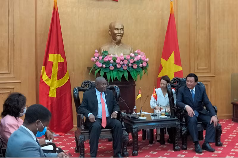 Tăng cường hợp tác giữa Học viện Chính trị quốc gia Hồ Chí Minh với các nước Hà Lan, Mozambique