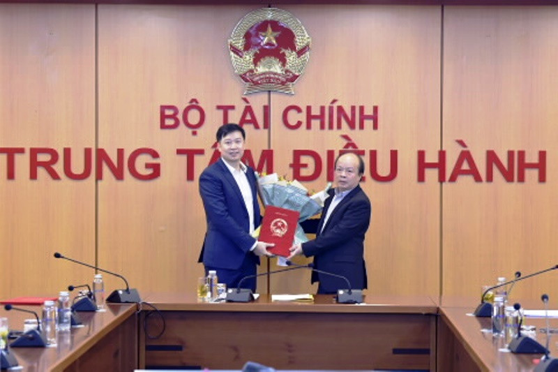 Trao quyết định bổ nhiệm lãnh đạo Sở GDCK Hà Nội. Bổ nhiệm lãnh đạo Sở GDCK Việt Nam và HNX -0