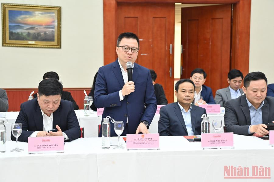 Tổng biên tập Báo Nhân Dân Lê Quốc Minh phát biểu tại buổi lễ. Báo Nhân Dân ký thỏa thuận hợp tác với Đại học Quốc gia Hà Nội -0