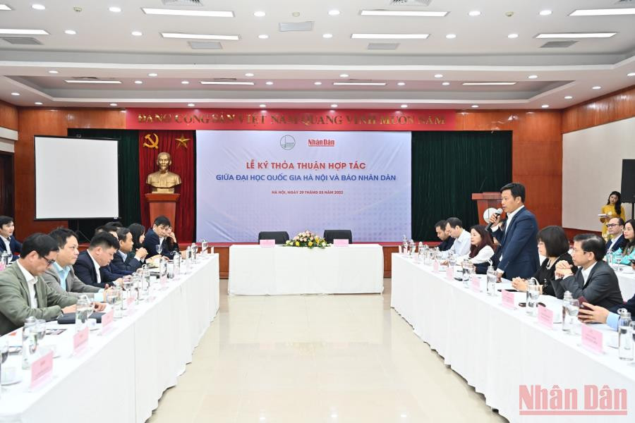 Lễ ký kết hợp tác giữa Báo Nhân Dân với Đại học Quốc gia Hà Nội. Báo Nhân Dân ký thỏa thuận hợp tác với Đại học Quốc gia Hà Nội -0