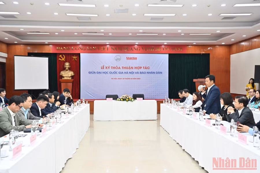 Báo Nhân Dân ký thỏa thuận hợp tác với Đại học Quốc gia Hà Nội -0