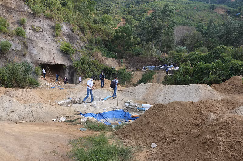 Sớm chấm dứt nạn khai thác vàng trái phép tại Bồng Miêu -0