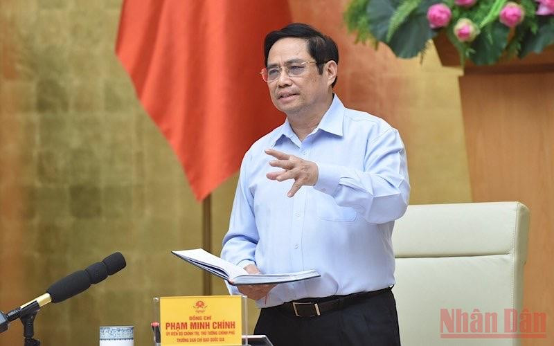 Thủ tướng cũng biểu dương các lực lượng tuyến đầu như công an, quân đội, y tế làm việc quên ngày quên đêm trong phòng chống dịch thời gian qua. (Ảnh: TRẦN HẢI) Nêu cao tinh thần trách nhiệm, phát huy hiệu quả vai trò xã, phường là pháo đài chống dịch -0