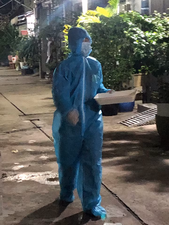 24 giờ trong vòng phong tỏa -0