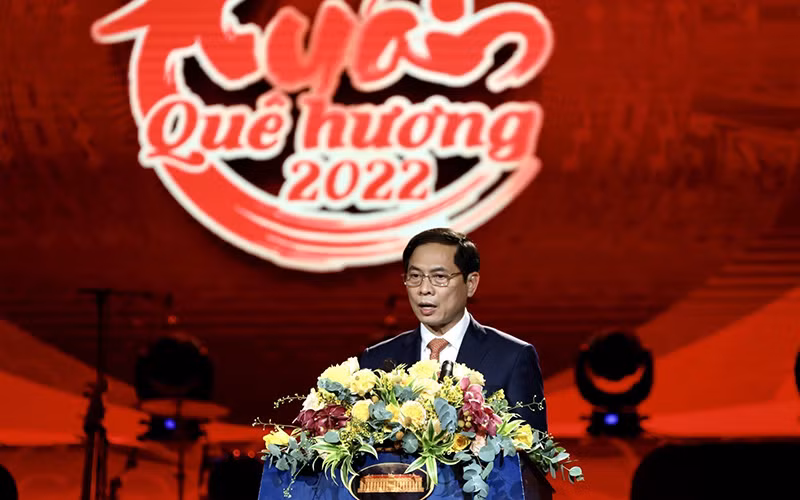 Vượt lên khó khăn, bà con kiều bào đã có nhiều đóng góp quý báu cho đất nước -0