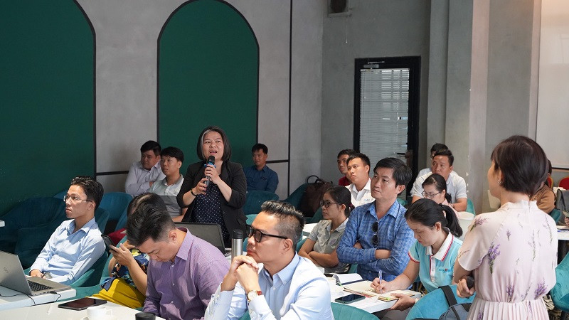 Đại diện doanh nghiệp chia sẻ tại khóa đào tạo. (Ảnh: UNDP Việt Nam) Tăng cường năng lực về kinh tế tuần hoàn cho các doanh nghiệp tại Việt Nam -0
