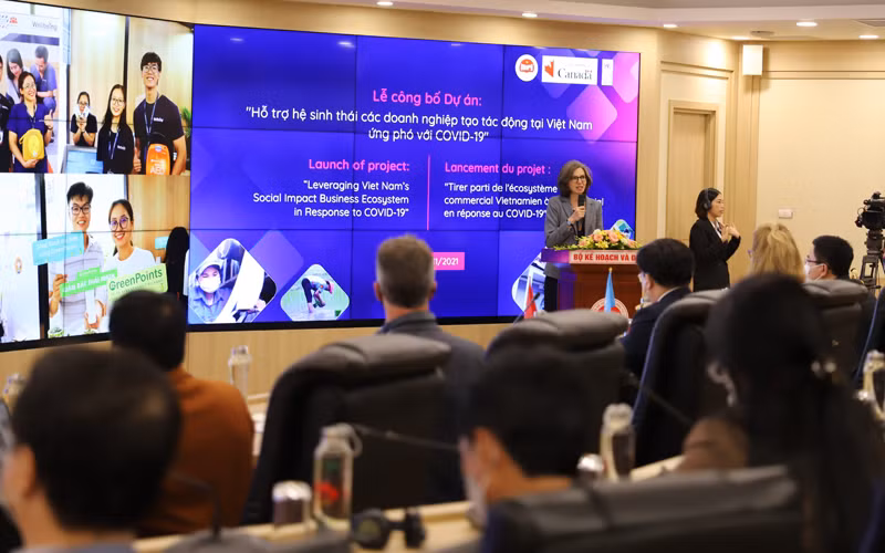 Quang cảnh lễ công bố.