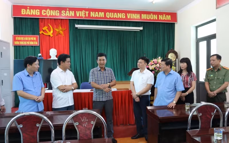 Lãnh đạo tỉnh Phú Thọ kiểm tra công tác chuẩn bị thi tại huyện Phù Ninh.