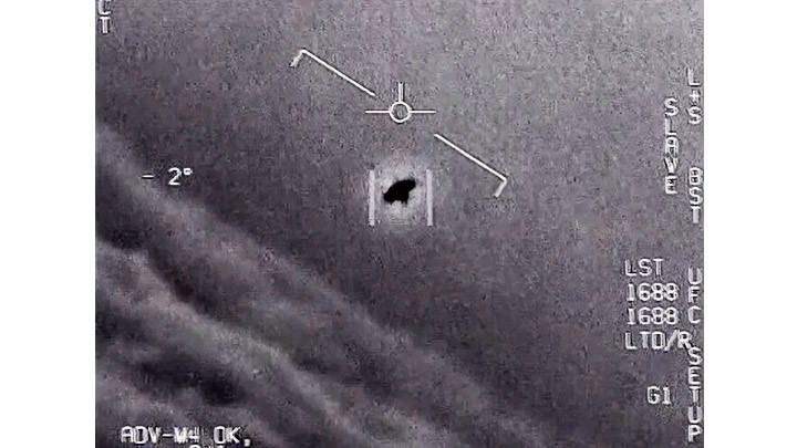 Hải quân Mỹ ghi lại hình ảnh một UFO trên bầu trời Florida vào đầu năm 2015. Ảnh: GETTY Bí ẩn về UFO -0