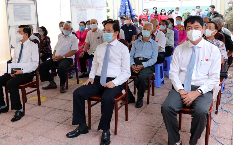 Tất cả các khu vực bỏ phiếu trên địa bàn tỉnh Bà Rịa- Vũng Tàu đều thực hiện nghiêm quy định về phòng, chống dịch. Cử tri cả nước nô nức đi bầu cử, thực hiện quyền công dân thiêng liêng -0