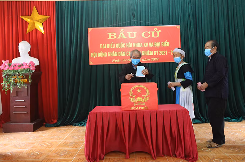 Cử tri cả nước nô nức đi bầu cử, thực hiện quyền công dân thiêng liêng -0