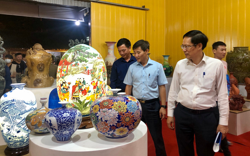 Trưng bày, giới thiệu các sản phẩm gốm sứ nổi bật tại chương trình Hà Nội kết nối mạng lưới sản xuất tiêu dùng bền vững cho ngành gốm sứ -0
