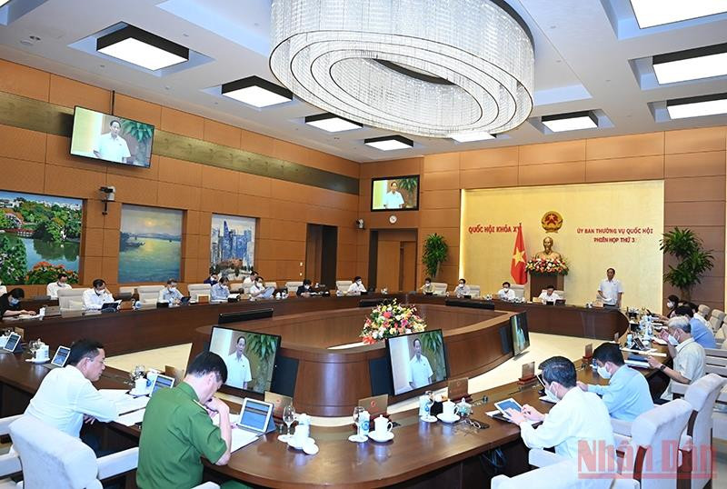 Quang cảnh phiên họp. (Ảnh: Duy Linh)