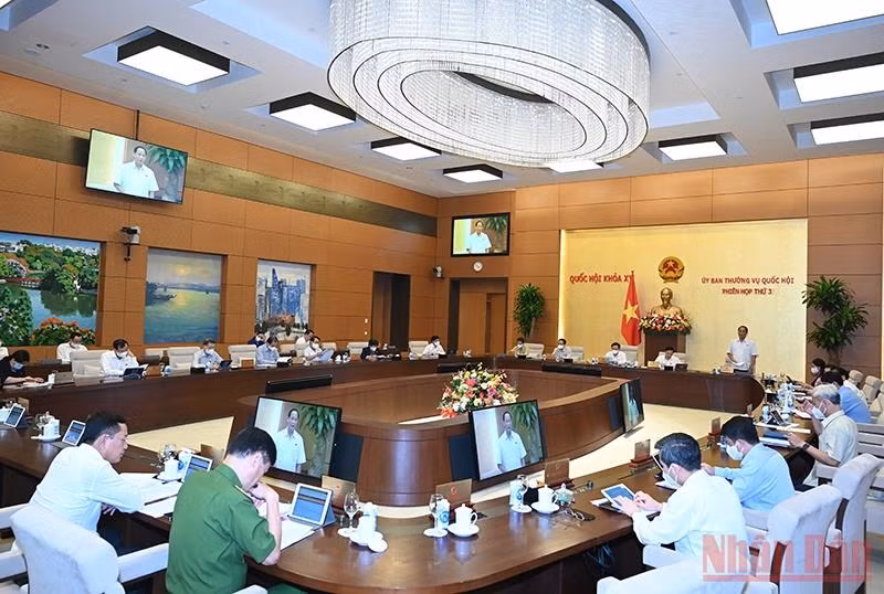 Quang cảnh phiên họp. (Ảnh: Duy Linh)