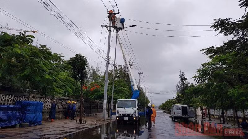 Phú Yên dồn sức khắc phục thiệt hại, chủ động ứng phó lũ bão tiếp theo -0