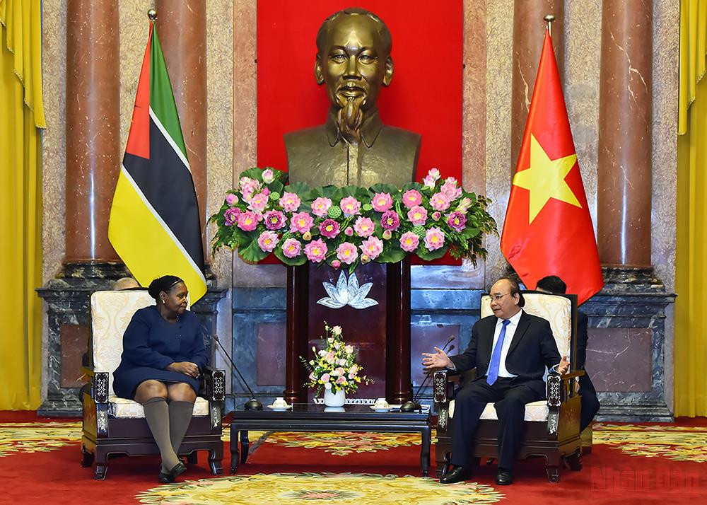 Hình ảnh Chủ tịch nước Nguyễn Xuân Phúc tiếp Chủ tịch Quốc hội nước Cộng hòa Mozambique ảnh 1 Chủ tịch nước Nguyễn Xuân Phúc tiếp Chủ tịch Quốc hội nước Cộng hòa Mozambique -0