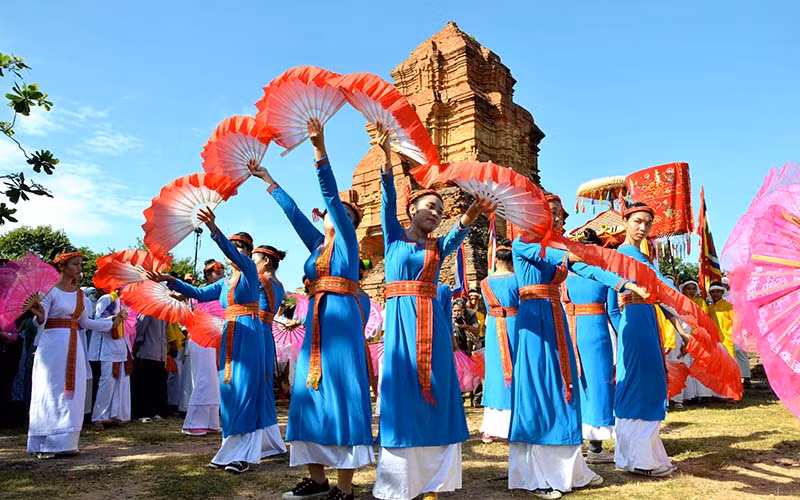 Lễ hội Katê của người Chăm Bình Thuận là Di sản văn hóa phi vật thể quốc gia -0