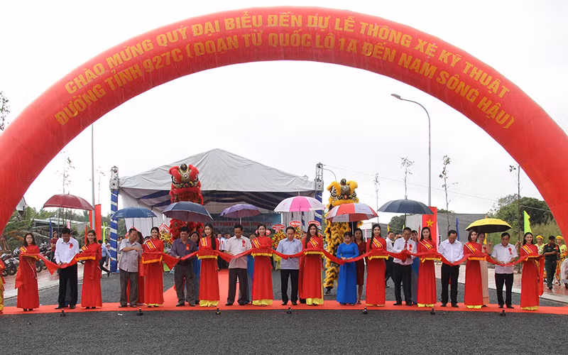 Nghi thức thông xe kỹ thuật Đường tỉnh 927C.