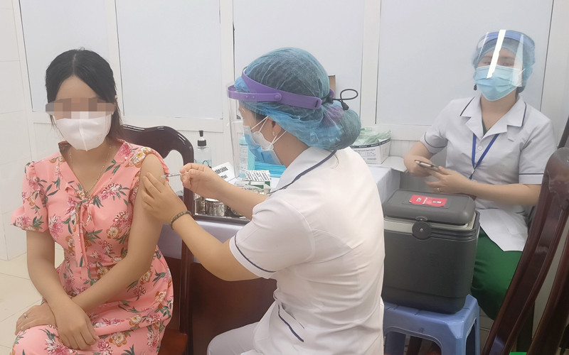 Tiêm chủng ở TP Cần Thơ.