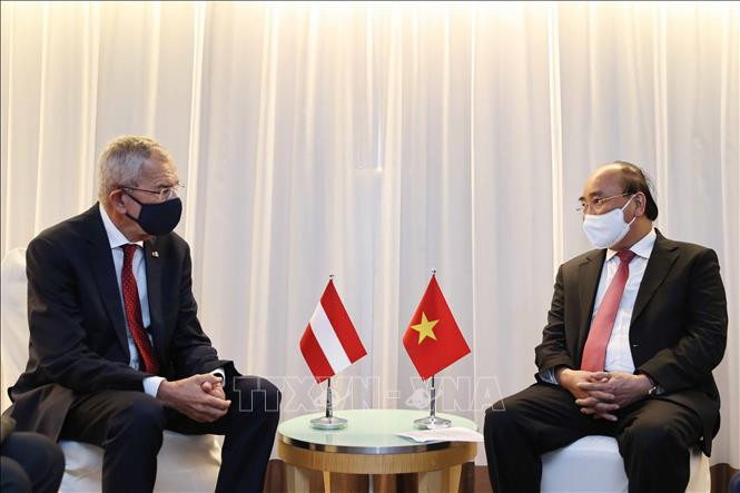 Chủ tịch nước Nguyễn Xuân Phúc gặp Tổng thống Áo Alexander Van der Bellen. (Ảnh: TTXVN). Chủ tịch nước Nguyễn Xuân Phúc tiếp xúc song phương với lãnh đạo các nước -0