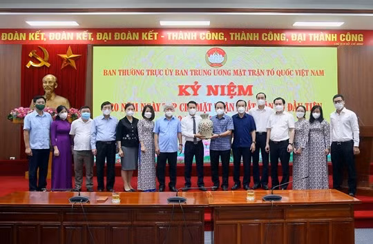 Kỷ niệm 20 năm Tạp chí Mặt trận xuất bản số đầu tiên -1