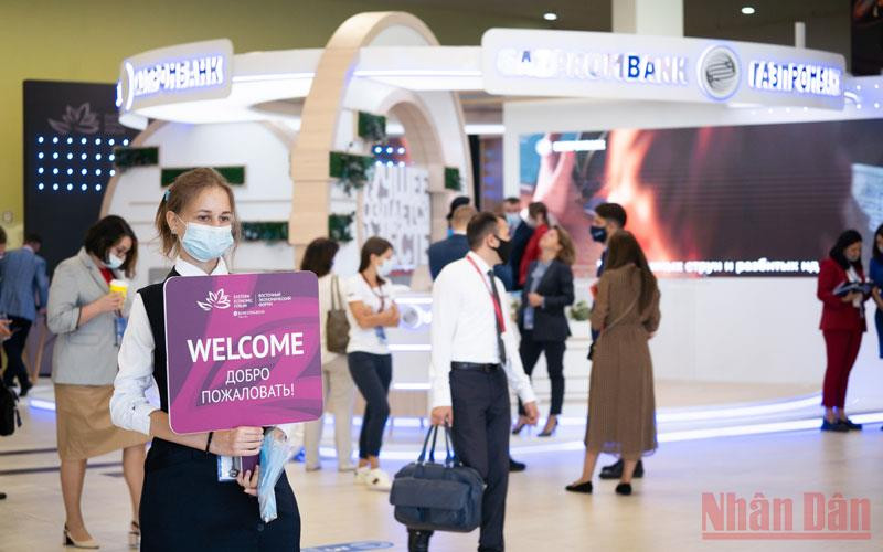 EEF 2021 tuân thủ quy định đeo khẩu trang phòng dịch. (Ảnh: THANH THỂ) Khai mạc Diễn đàn Kinh tế phương Đông 2021 tại LB Nga -0
