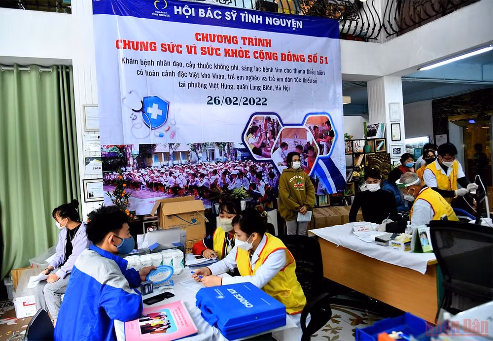 Khám bệnh nhân đạo, cấp thuốc miễn phí cho thanh thiếu niên có hoàn cảnh đặc biệt khó khăn -0