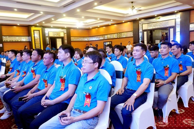 Các công nhân giỏi tham dự Lễ tuyên dương. Tuyên dương 100 “Công nhân giỏi Thủ đô” năm 2022 -0