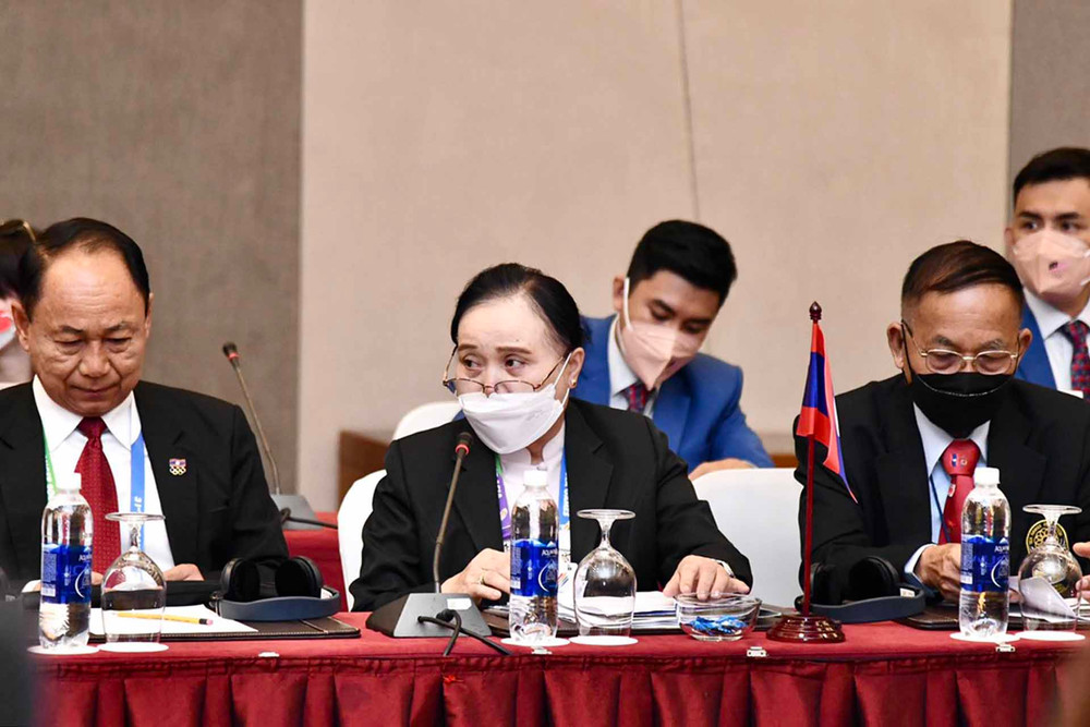 Đại diện Ủy ban Olympic Lào đóng góp ý kiến về công tác tổ chức SEA Games. (Ảnh: Văn Duy) 11 nước dự Hội nghị Hội đồng Liên đoàn Thể thao Đông Nam Á -0