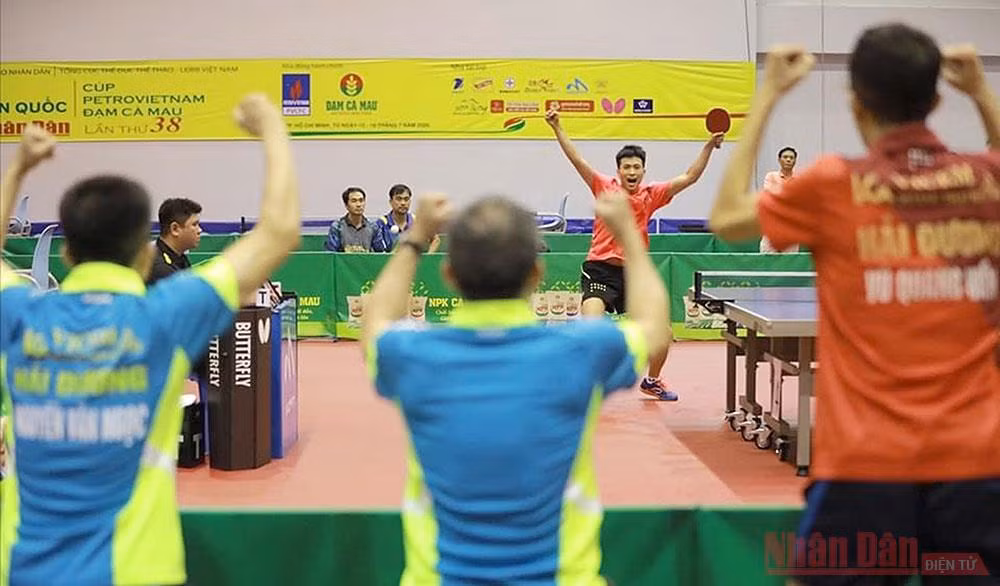 Những khoảnh khắc đẹp tại Giải vô địch bóng bàn Báo Nhân Dân -8