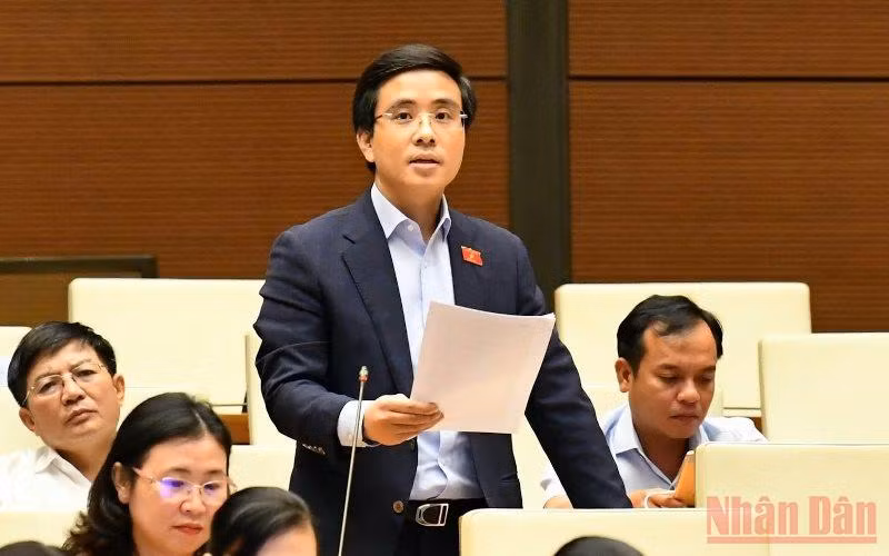 Đại biểu Nguyễn Thành Công (Ninh Bình) phát biểu tại phiên thảo luận của Quốc hội chiều 15/6. (Ảnh: LINH NGUYÊN)