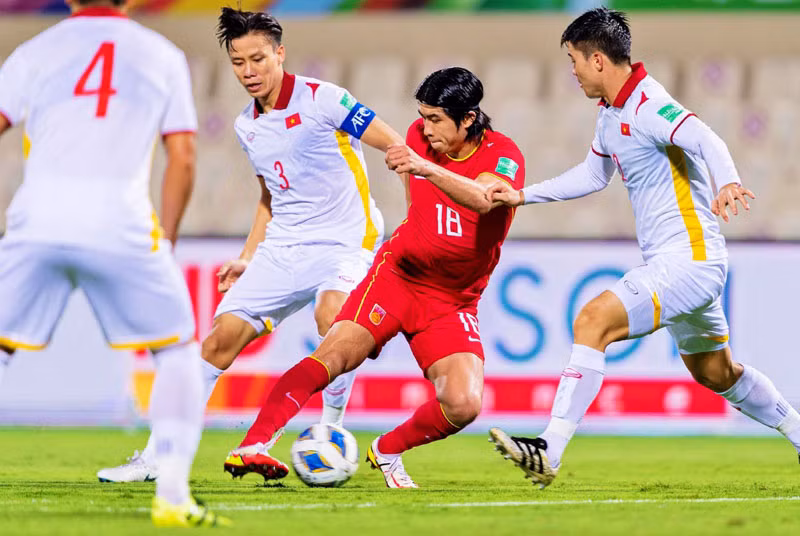 Sự cổ vũ nhiệt tình của khán giả là động lực để tuyển Việt Nam thi đấu tốt hơn. (Ảnh: TTXVN)