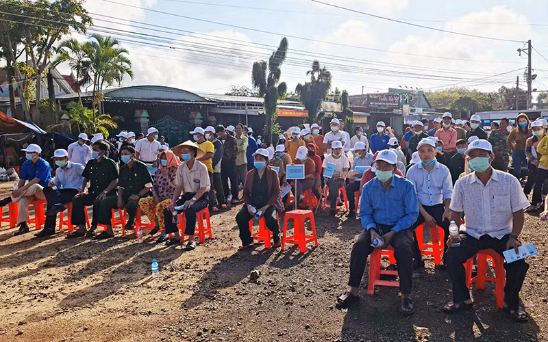 Đông đảo người dân trên địa bàn huyện Bù Gia Mập tham gia lễ phát động loại trừ và ngăn ngừa sốt rét quay trở lại.