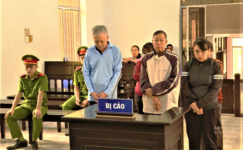 Các bị cáo tại phiên tòa.