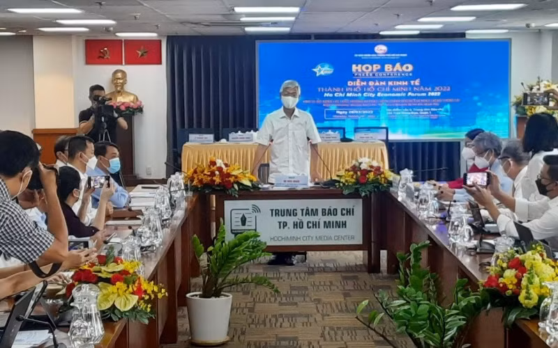 Quang cảnh buổi họp báo.