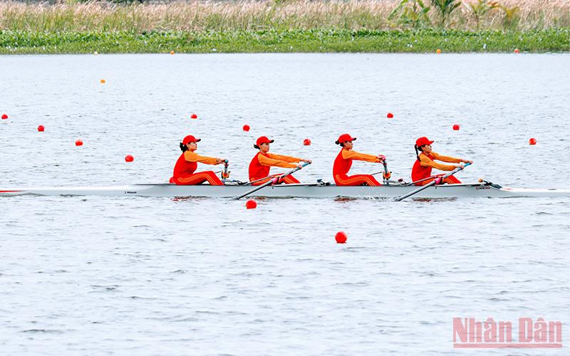 Các trận đấu vòng loại môn Đua thuyền Rowing tại Khu huấn luyện đua thuyền thành phố Hải Phòng sáng 9/5.