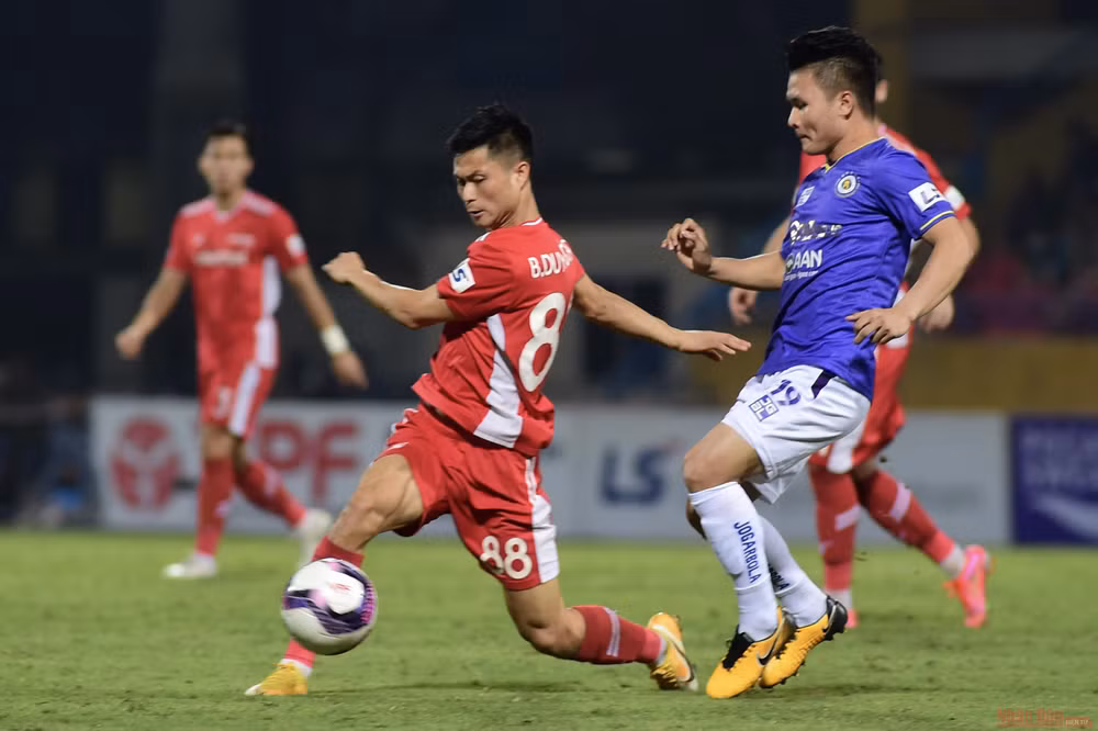 Quang Hải cùng đồng đội tiếp đón Than Quảng Ninh đang có phong độ ấn tượng. (Ảnh: TRẦN HẢI)